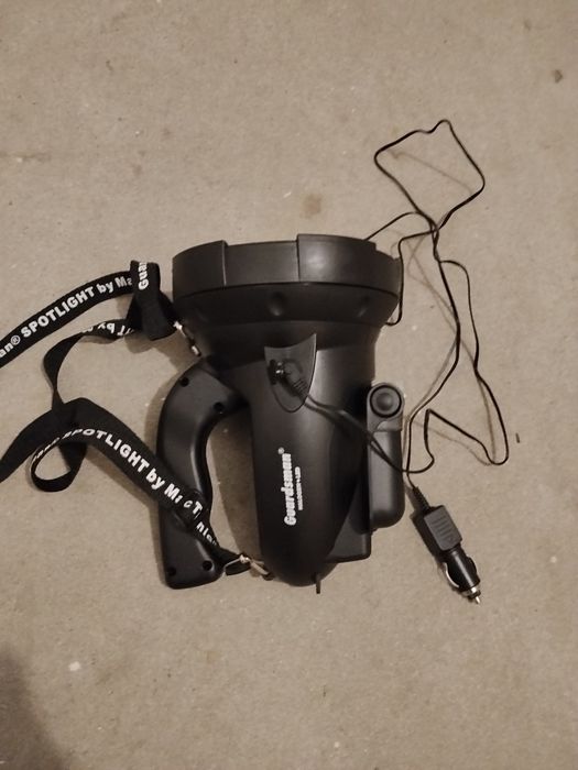 Szperacz Guardsman LED+ halogen