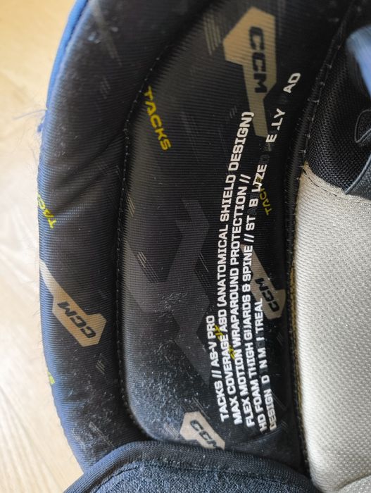 CCM as-v pro Senior S spodenki hokejowe top