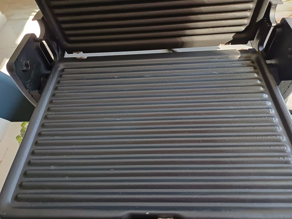 Grill eteryczny 1800V