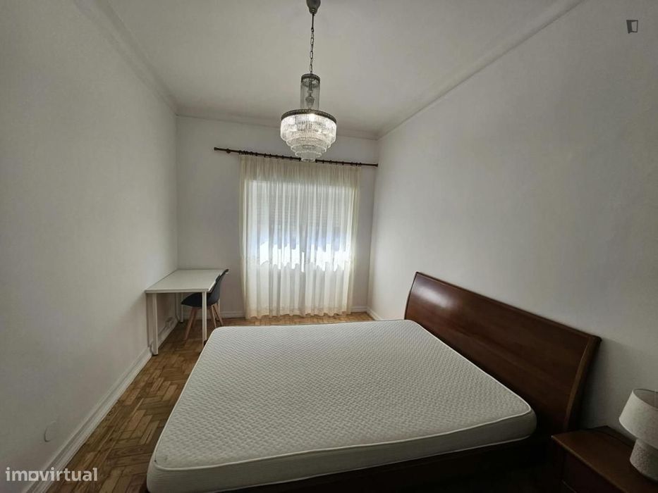 Quarto - localizado em Sé de Braga e São Lázaro Braga