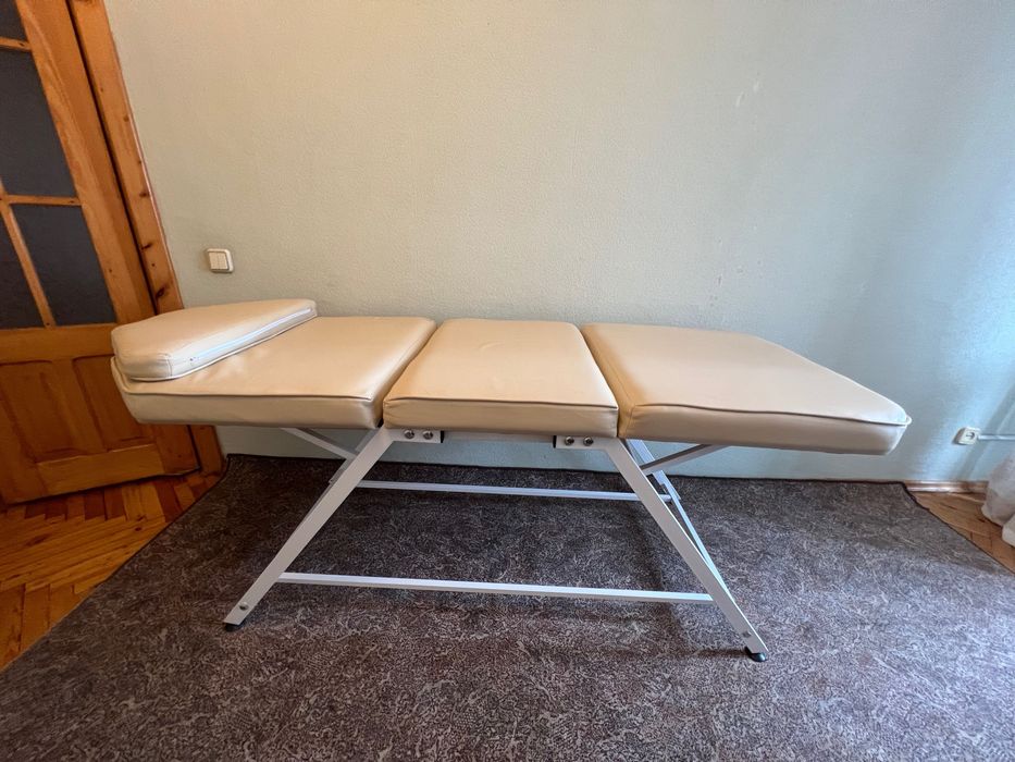 Косметологічний стіл