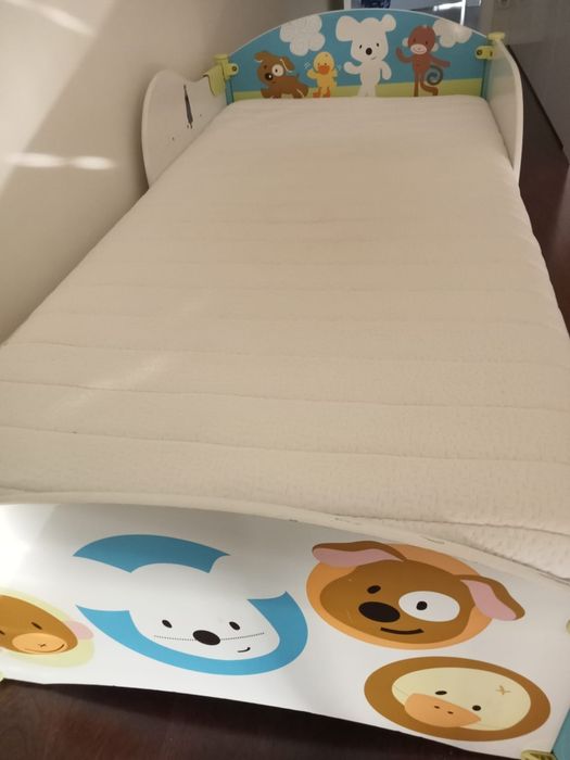 NOVO PREÇO!  Cama com colchão de criança