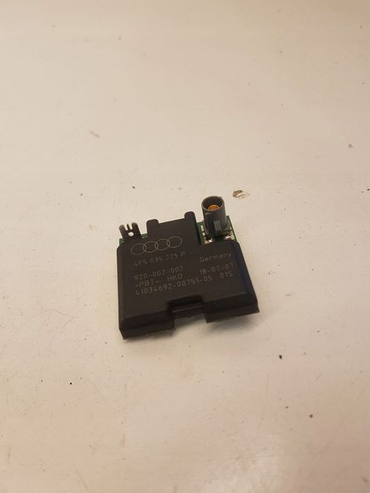 WZMACNIACZ ANTENOWY AUDI A3 A4 A6 4F5035225P