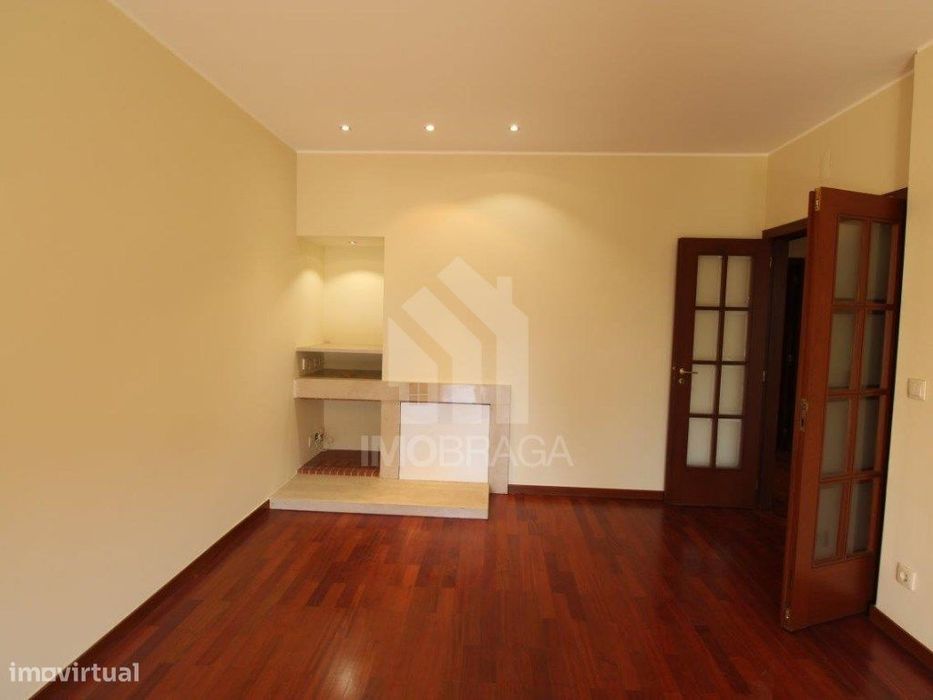 Arrendamento | Apartamento T2 Em S. Vítor (Zona Da Makro, Braga)