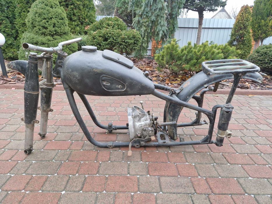 Продам запчастини на  мото М 72.