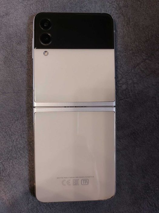Samsung Galaxy z flip 3 5g Розбитий екран!