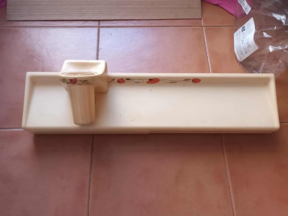 Artigos desde candeeiros a suporte de WC , árvore decorativa