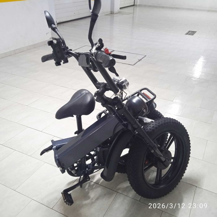 Bicicleta eletrica, nova, 2000 W, 21 Ah, dobrável (no meio)