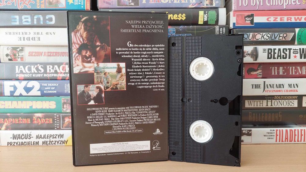 Tolerancyjni Partnerzy (Consenting Adults) - VHS