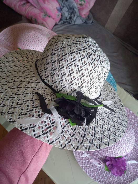 Продам капелюхи пляжні