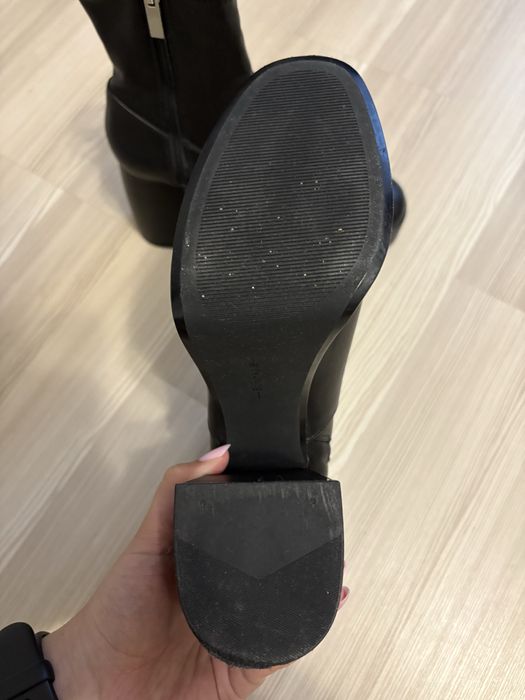 Ботильйони на високих підборах Bershka 38 розмір