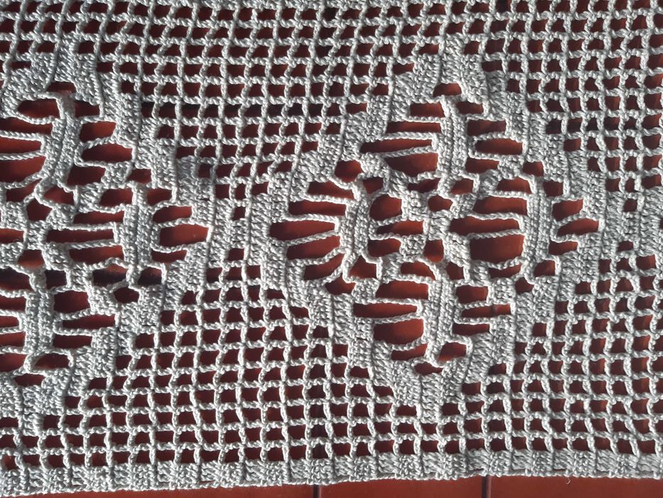 Naperon artesanato vintage, 1 metro e 92cm, como novo