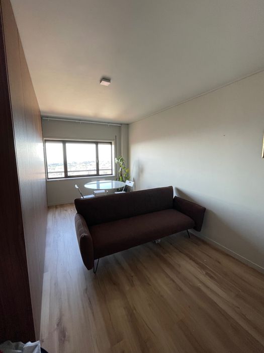 Arrenda se T1 Santo Ovideo