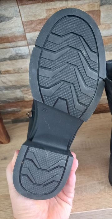 Buty zamszowe czarne