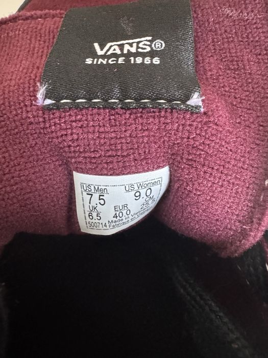 Tenis vans bordô