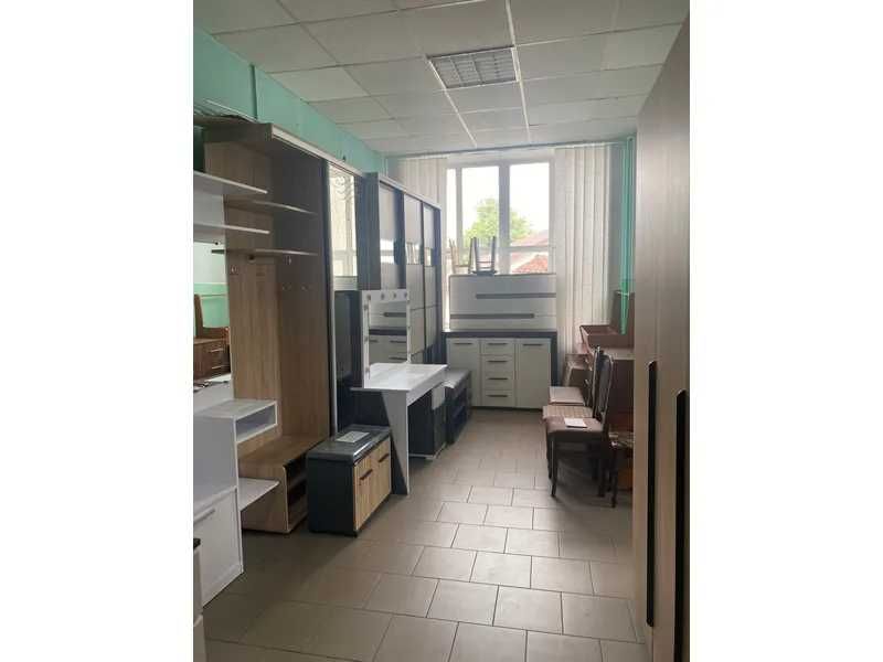 Продаж комерційного приміщення 305 м² в центрі м. Горохів (екс-банк), вул. Шевченка, 41