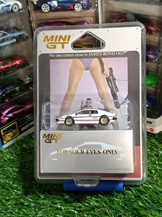 Mini GT Lotus Esprit Turbo
