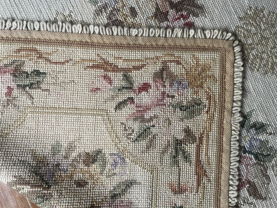 Tapete de Arraiolos genuíno