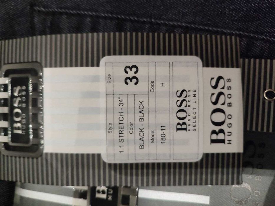 В продаже мужские джинсы Hugo Boss