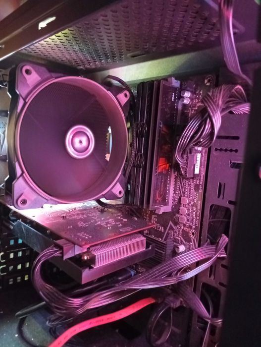 PC gaming potente com processador Ryzen 7 5700X