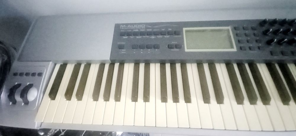 Teclado midi controler M Audio pro88
