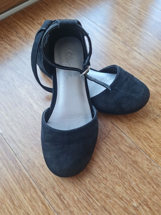 Czarne pantofelki rozmiar 27