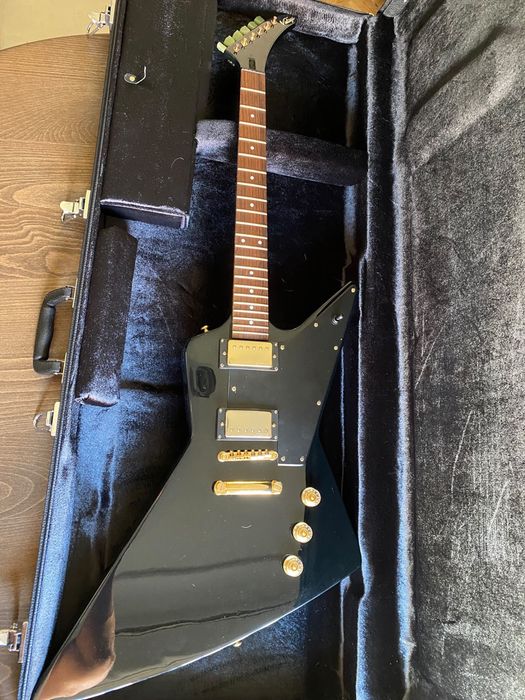 Guitarra Explorer - Vintage V6 + Hard Case