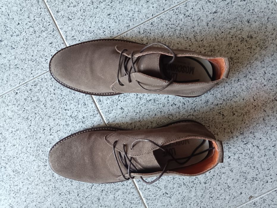 Botas em pele camurça