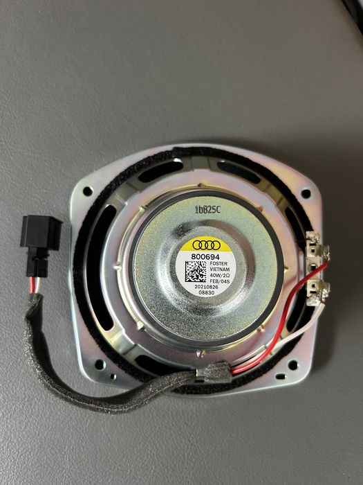 Glosnik niskotonowy basowy audi 40w 2 om