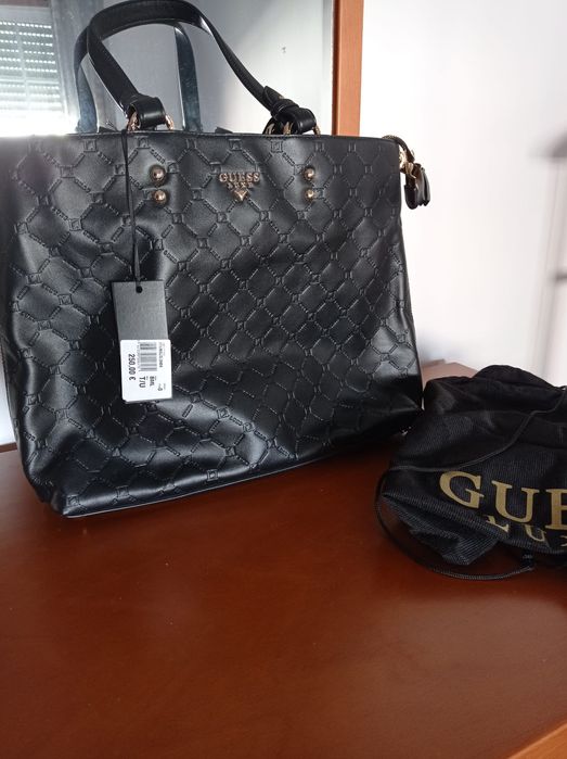 Mala senhora Guess preta