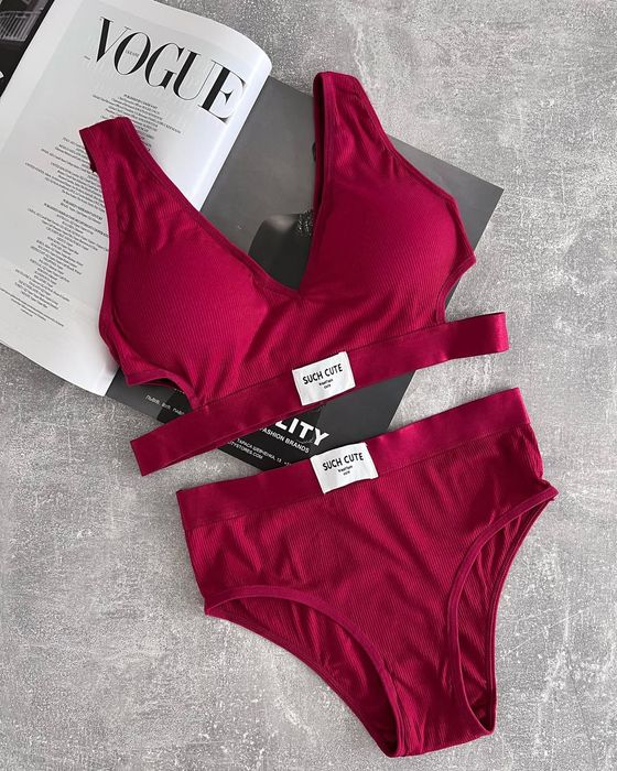 Komplet bielizny damskiej: top i majtki