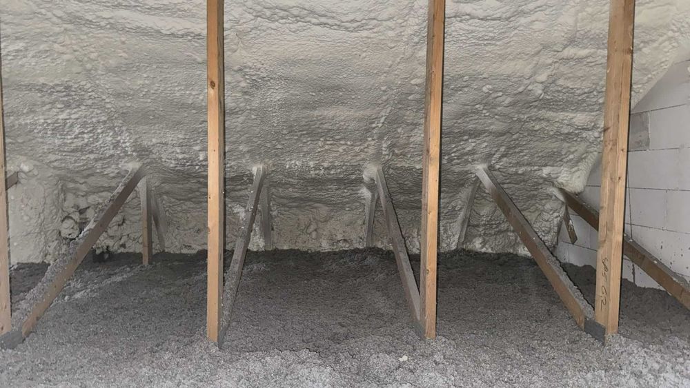 Ocieplanie piana PUR celuloza ocieplenie poddaszy izolacja domu stropu