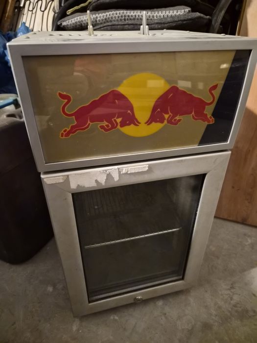 Mała lodówka redbull