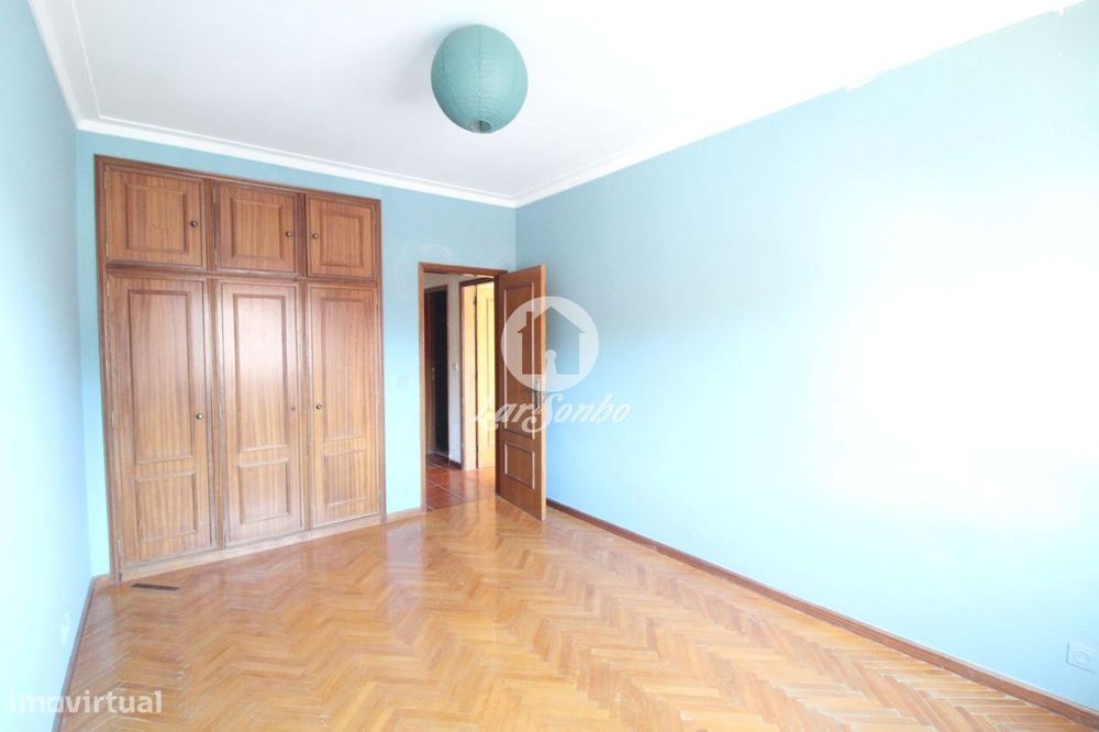 Apartamento T2, situado em Arcozelo, a 4km da Praia
