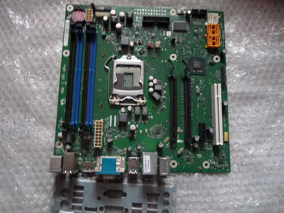 Материнська плата Fujitsu D3162-A12 (сокет1155)