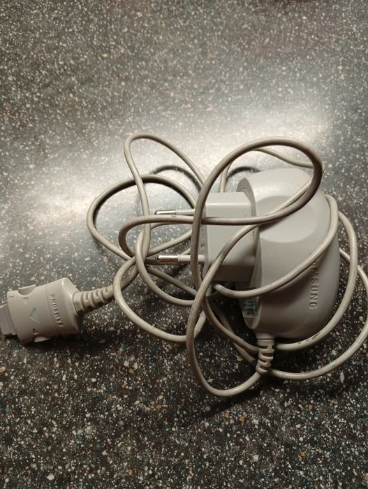 Продается зарядка.