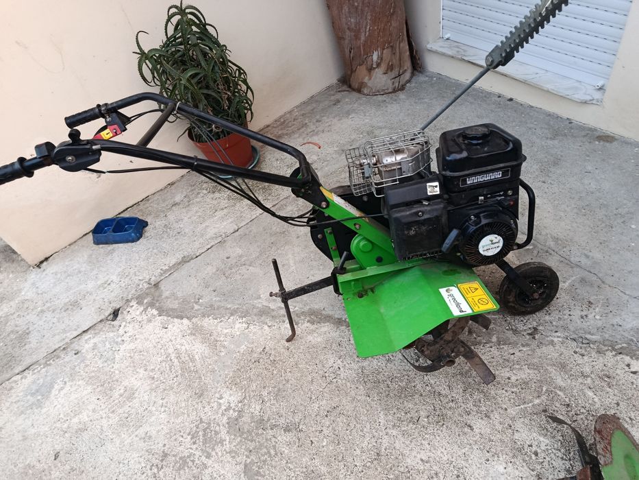 Motocultivadora a gasolina