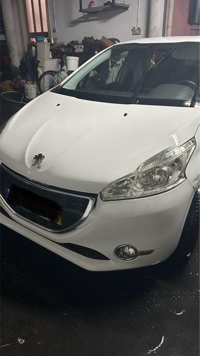 Peugeot 208 de 4 lugares