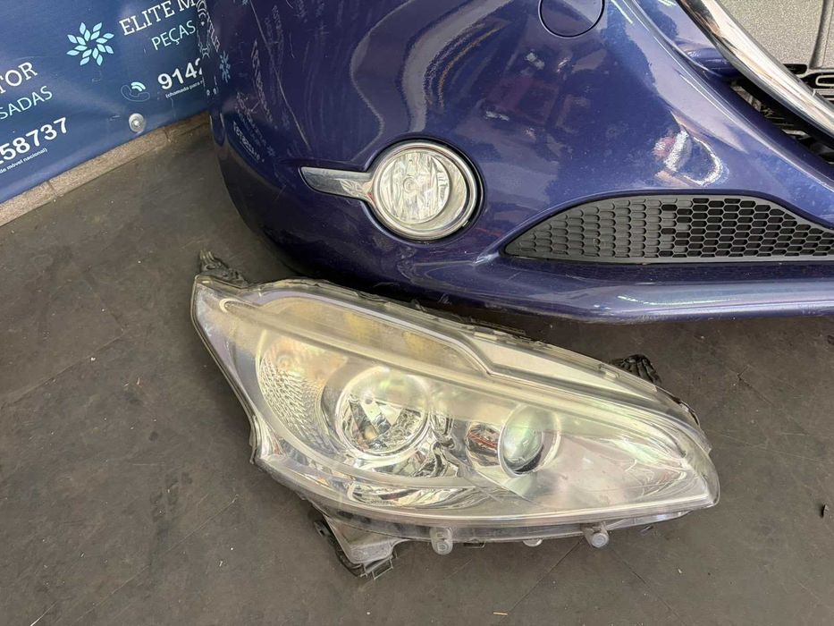 Frente completa usada PEUGEOT 208 parachoques capot oticas guardalamas radiador