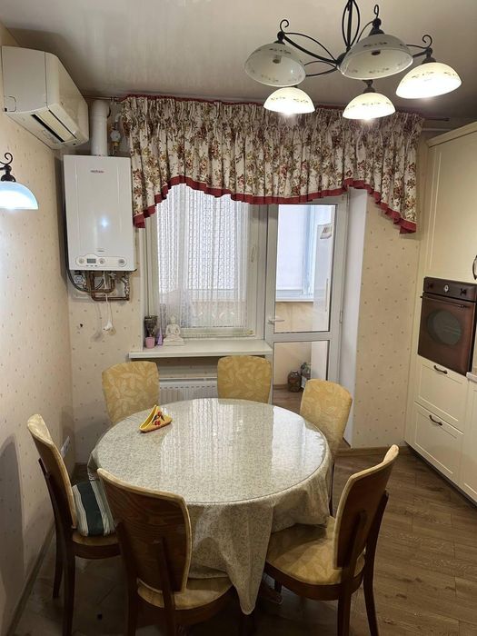 Продам 3-к квартиру з ремонтом, 100 кв.м, на Черемхах (3-247-325)