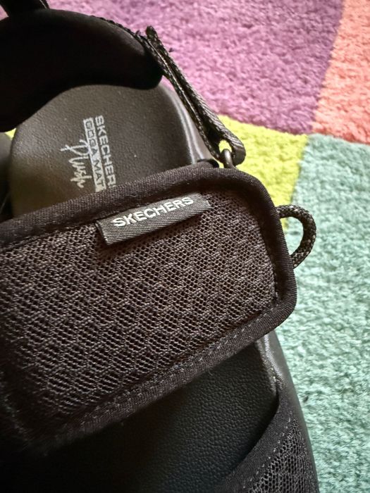 Skechers czarne sandały na platformie 38