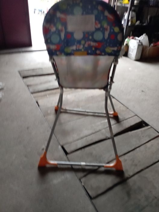 Продам столик для годування