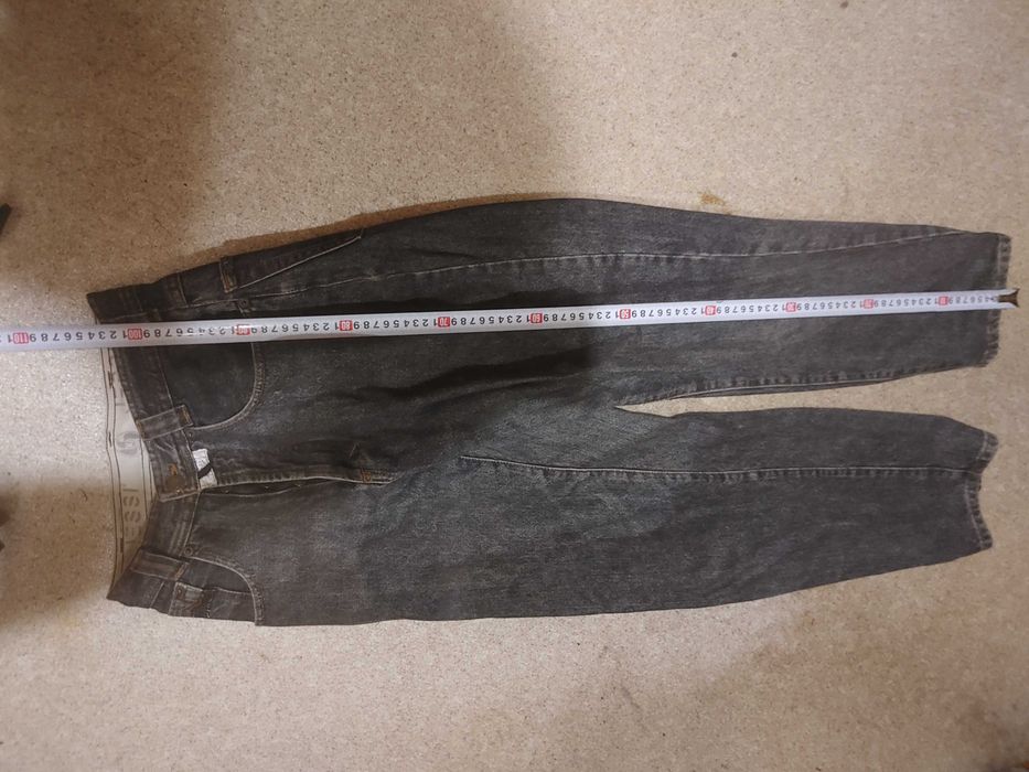 джинсы обычные серые