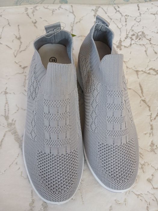 Взуття жіноче 39 розмір