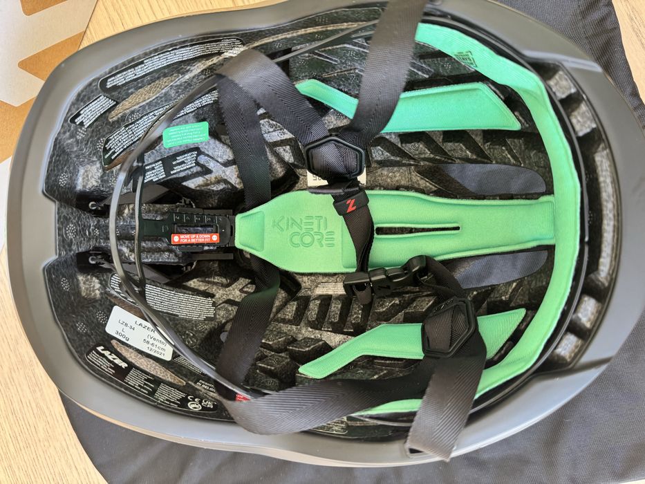 Kask rowerowy Lazer Vento KinetiCore Wout van Aert