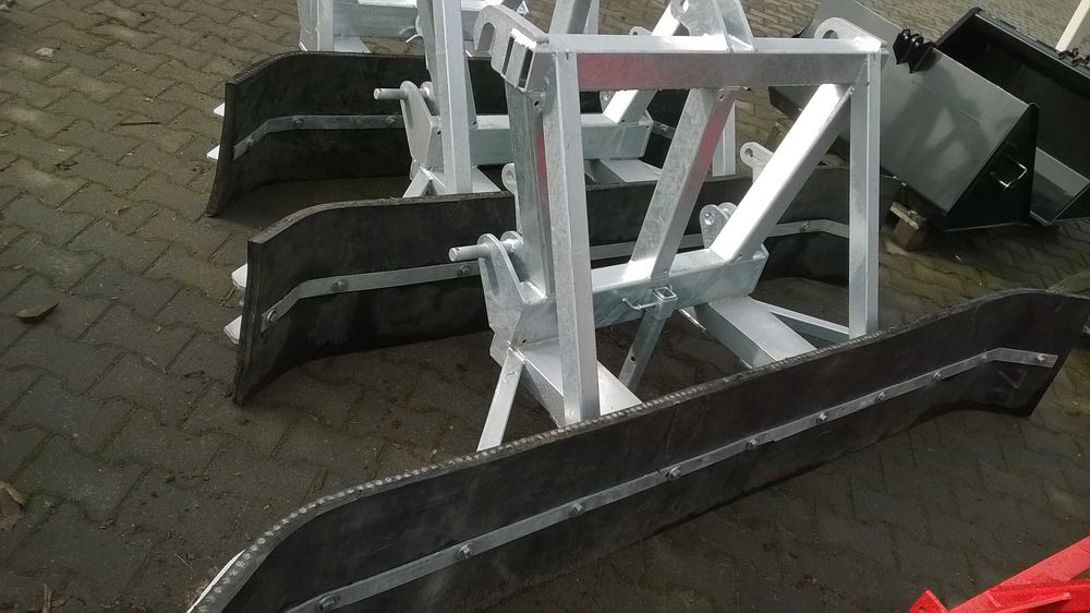 Zgarniacz obornika błota śniegu zboża lemiesz zbrojony