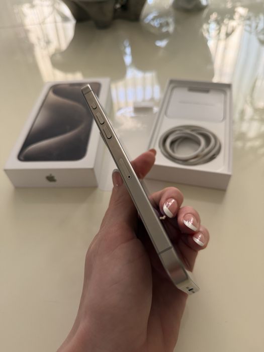 Продам iPhone 15 Pro Max 256 GB, цвет Natural Titanium