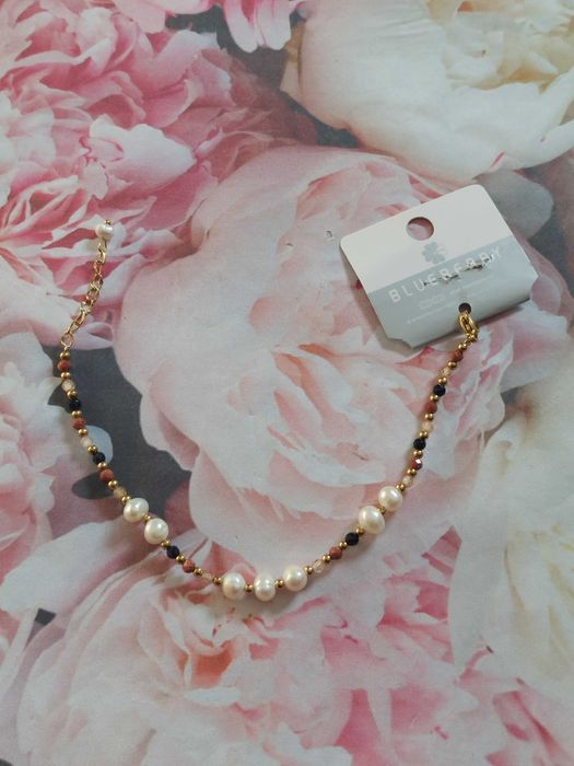 Bransoletka z kamykami i perełkami