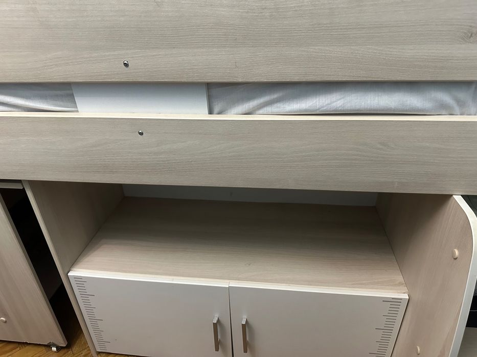 Cama de solteiro alta