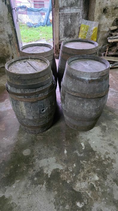 Pipos de vinho antigos